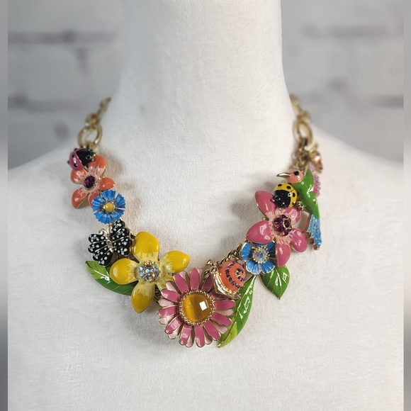 Betsy Johnson Floral Hummingbird Necklace - Picture 2 of 8